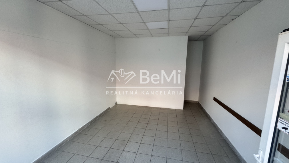 NA PRENÁJOM –  obchodné priestory 24m2, Nitra – centrum