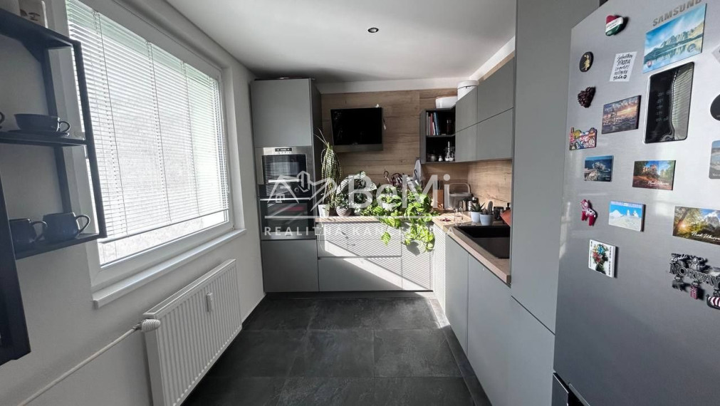 REZERVOANÝ 3-izbový byt vo Zvolene – Tepličky s loggiou a pivnicou