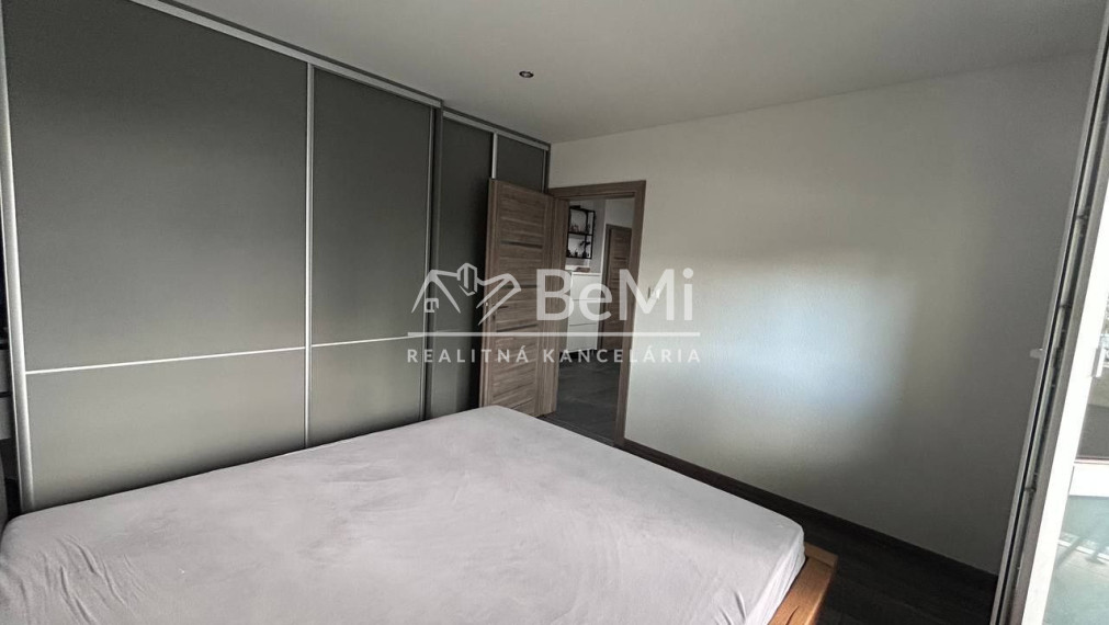 REZERVOANÝ 3-izbový byt vo Zvolene – Tepličky s loggiou a pivnicou