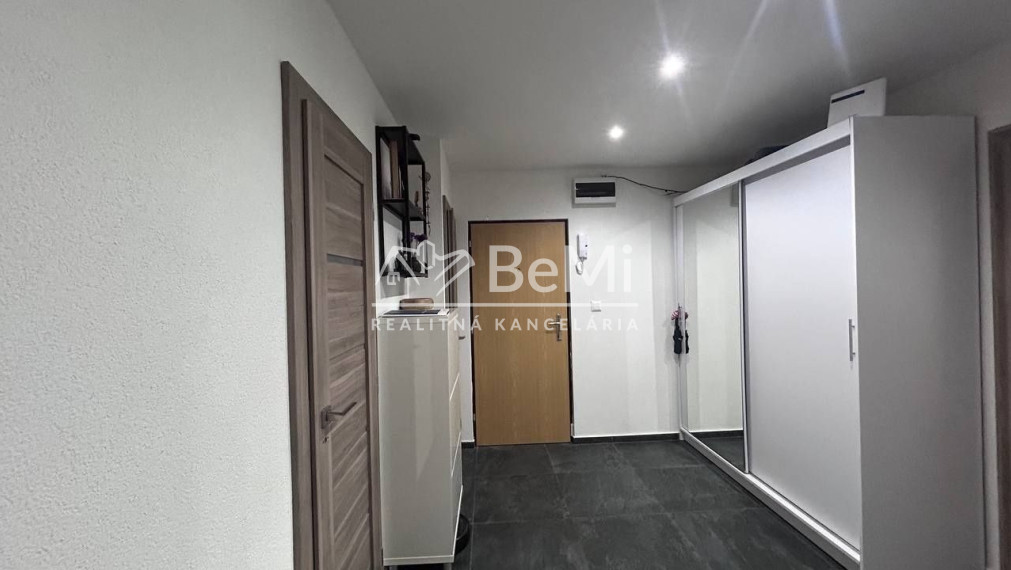 REZERVOANÝ 3-izbový byt vo Zvolene – Tepličky s loggiou a pivnicou