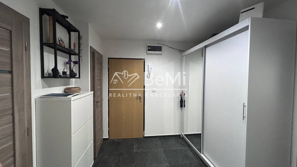 REZERVOANÝ 3-izbový byt vo Zvolene – Tepličky s loggiou a pivnicou