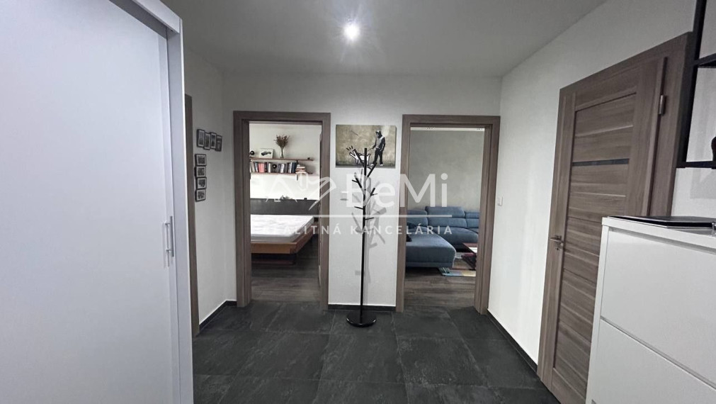 REZERVOANÝ 3-izbový byt vo Zvolene – Tepličky s loggiou a pivnicou