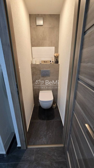 REZERVOANÝ 3-izbový byt vo Zvolene – Tepličky s loggiou a pivnicou