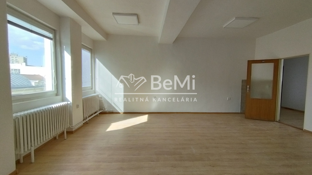 Kancelársky/prevádzkový priestor na prenájom-Lučenec