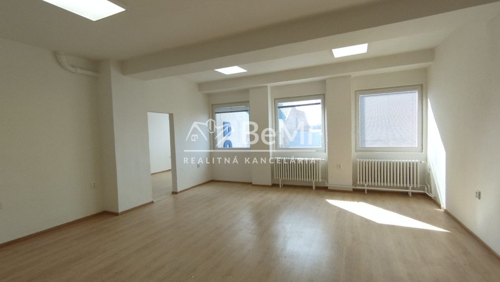 Kancelársky/prevádzkový priestor na prenájom-Lučenec