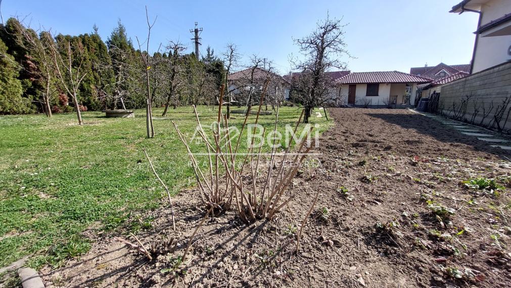 Na predaj stavebný pozemok v meste Piešťany ID 206-14-LUGUa