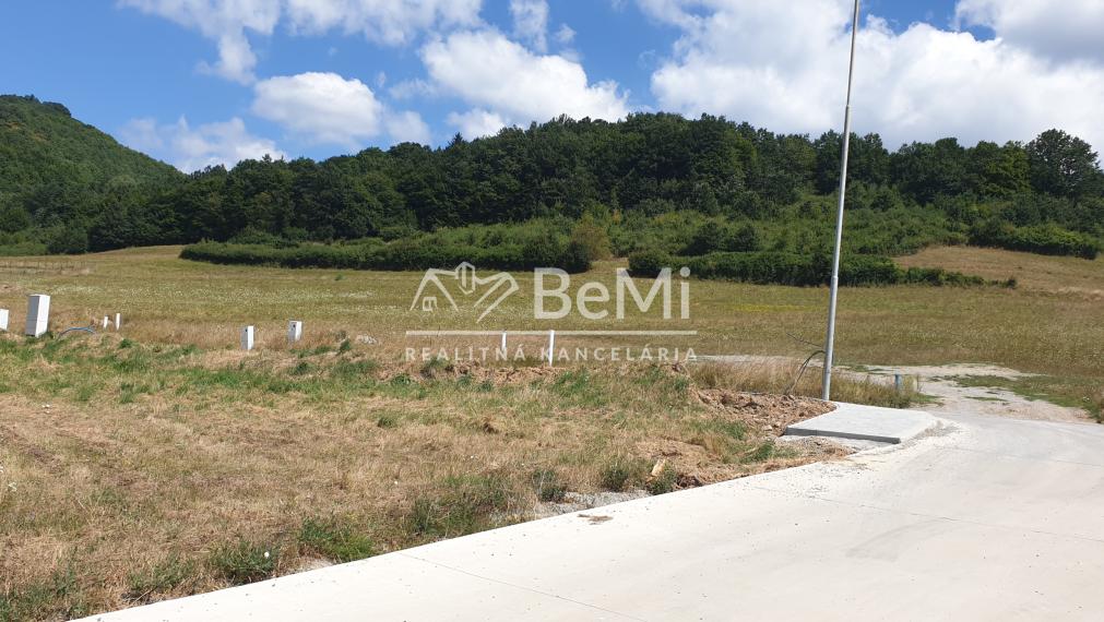 Stavebný POZEMOK...920m2...Horné Hámre (178-14-DARE)