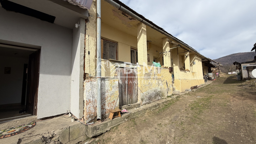 Dve rodinné domy s pozemkom Čierna Lehota za 57000,-Eur