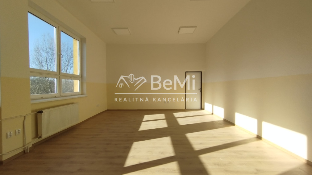 Kancelársky/prevádzkový priestor na prenájom-Lučenec