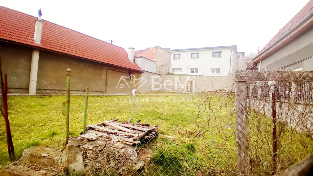 Predaj,  stavebný  pozemok - Šahy (048-14-HEKA)