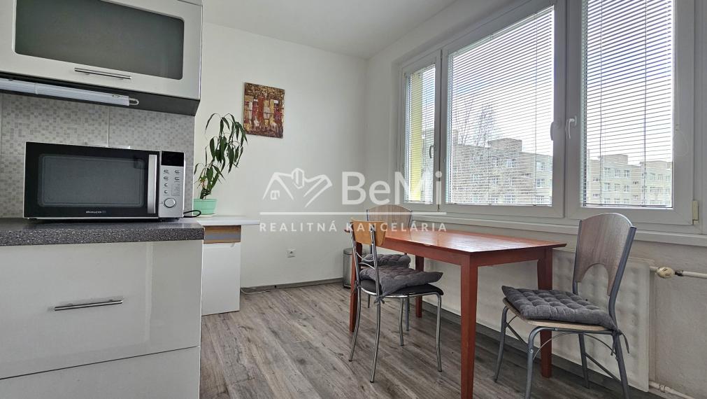 2-IZBOVÝ BYT S BALKÓNOM NA UL.BODONA V RIMAVSKEJ SOBOTE