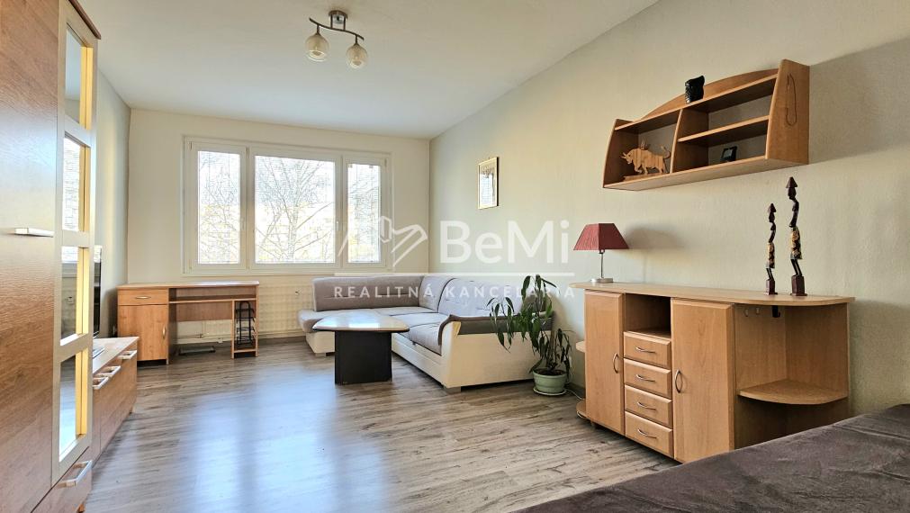 2-IZBOVÝ BYT S BALKÓNOM NA UL.BODONA V RIMAVSKEJ SOBOTE