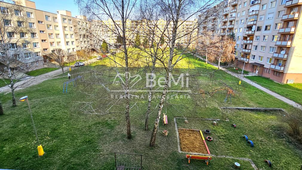 2-IZBOVÝ BYT S BALKÓNOM NA UL.BODONA V RIMAVSKEJ SOBOTE