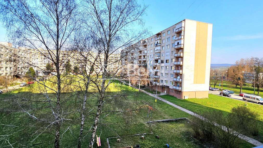 2-IZBOVÝ BYT S BALKÓNOM NA UL.BODONA V RIMAVSKEJ SOBOTE