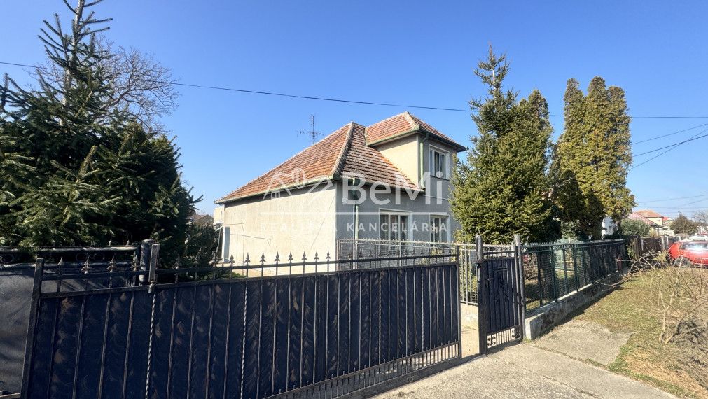 7-izbový rodinný dom, veľká záhrada, garáž, investičná príležitosť - Vinodol