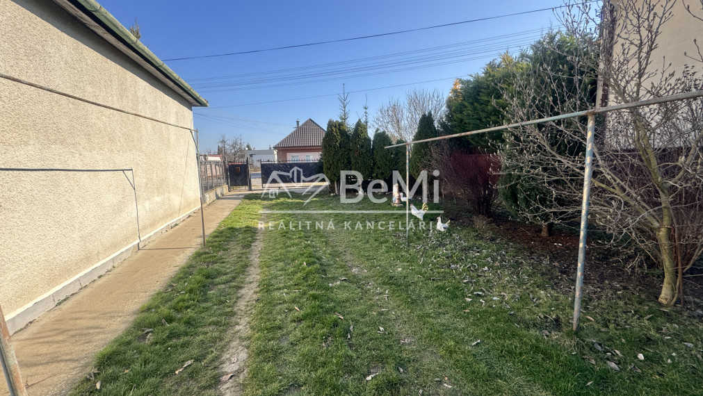 7-izbový rodinný dom, veľká záhrada, garáž, investičná príležitosť - Vinodol