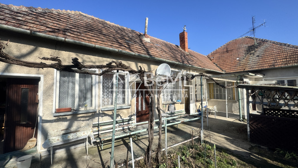 7-izbový rodinný dom, veľká záhrada, garáž, investičná príležitosť - Vinodol