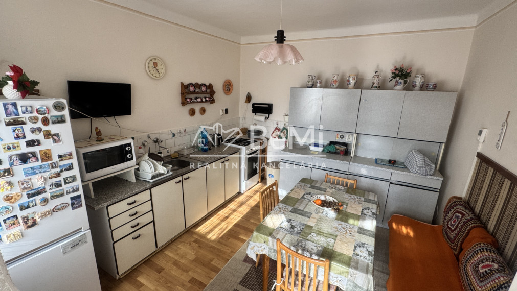 7-izbový rodinný dom, veľká záhrada, garáž, investičná príležitosť - Vinodol