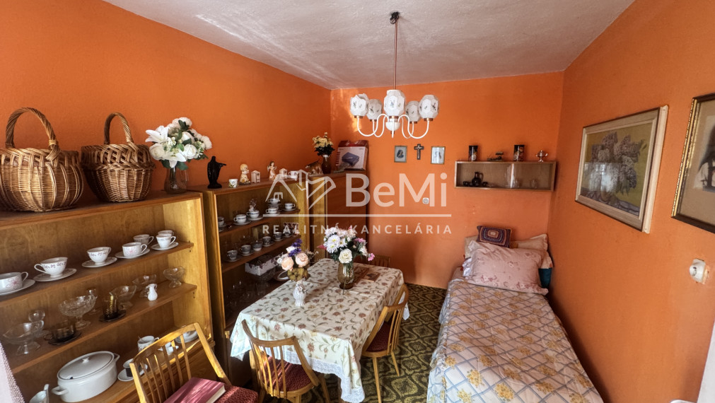 7-izbový rodinný dom, veľká záhrada, garáž, investičná príležitosť - Vinodol