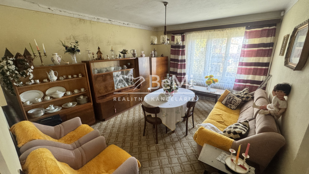 7-izbový rodinný dom, veľká záhrada, garáž, investičná príležitosť - Vinodol