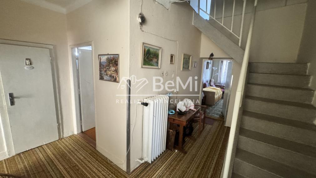 7-izbový rodinný dom, veľká záhrada, garáž, investičná príležitosť - Vinodol