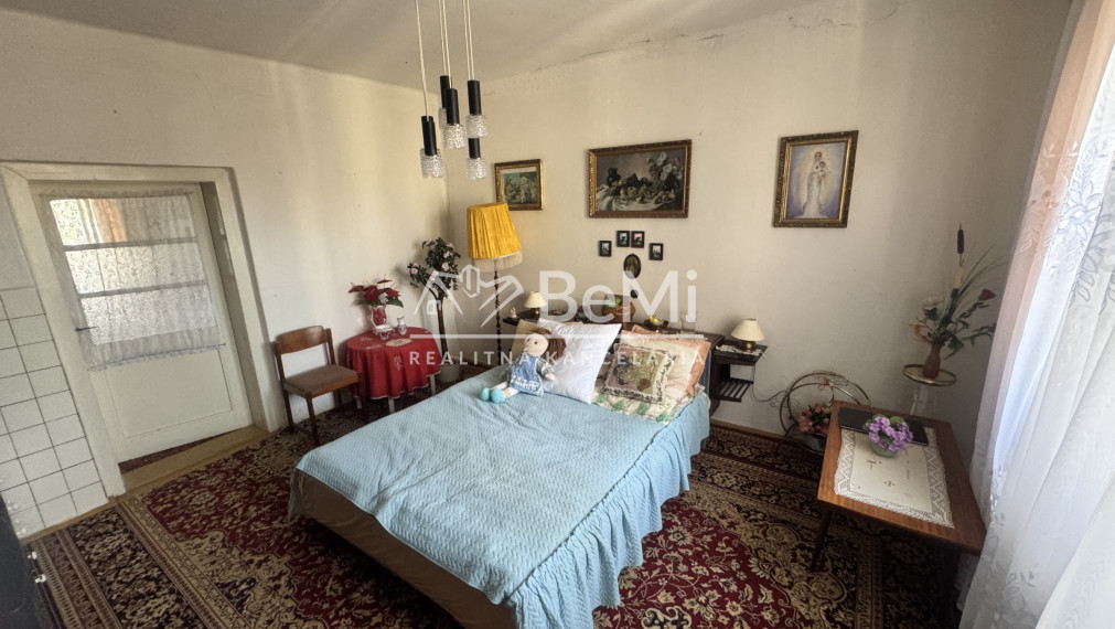 7-izbový rodinný dom, veľká záhrada, garáž, investičná príležitosť - Vinodol