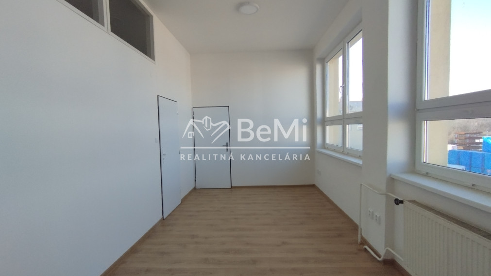 Kancelársky/prevádzkový priestor na prenájom-Lučenec