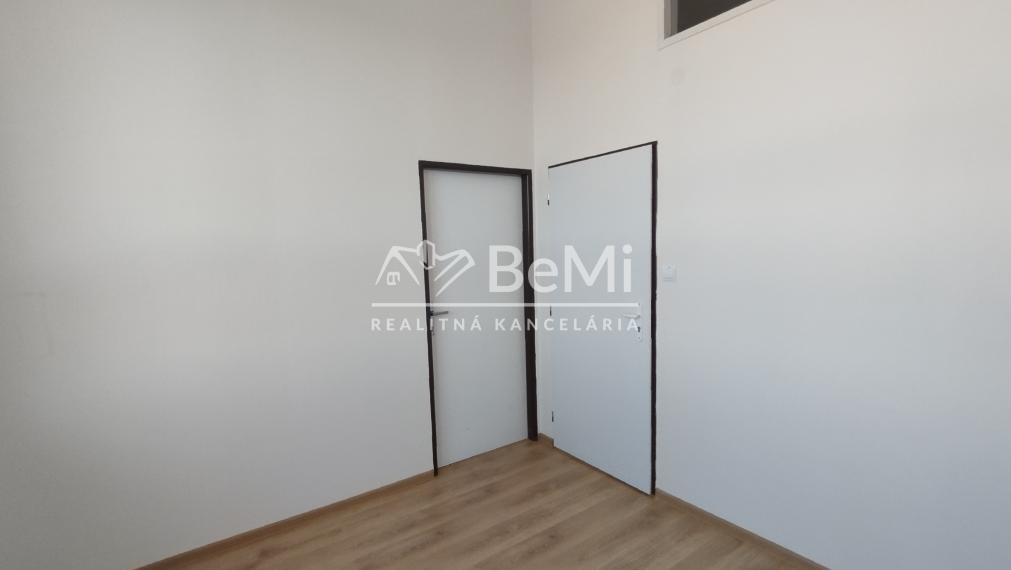 Kancelársky/prevádzkový priestor na prenájom-Lučenec