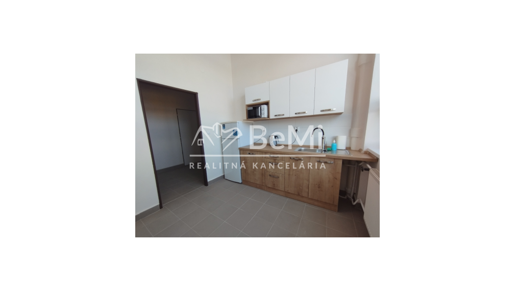 Kancelársky/prevádzkový priestor na prenájom-Lučenec