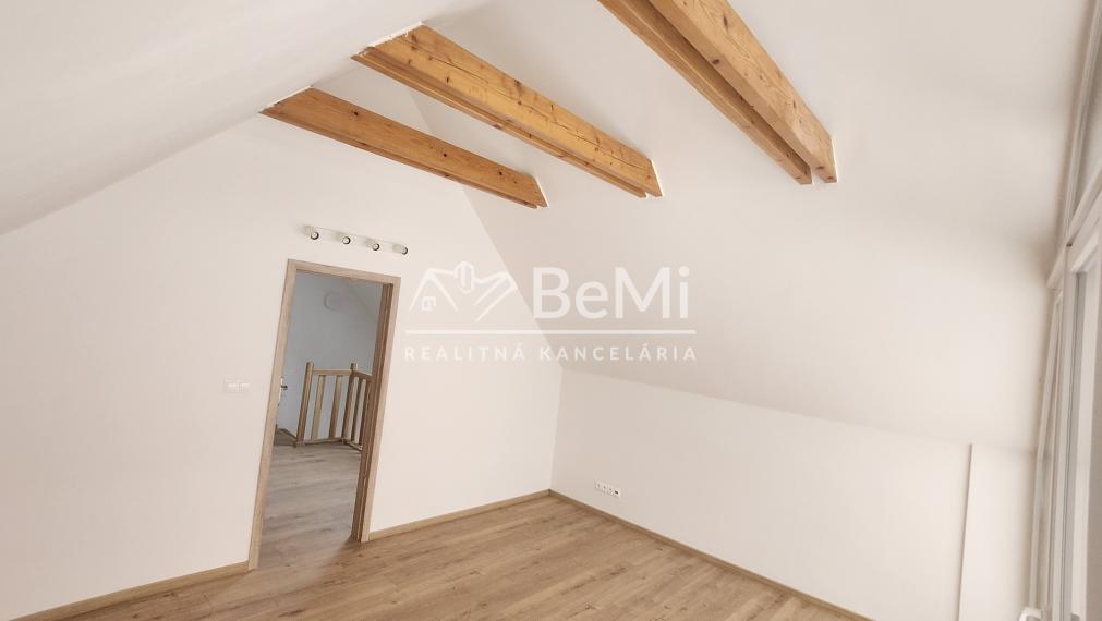 Predaj, moderný 3 izbový rodinný dom - Počúvadlo (005-12-ZOLAa)