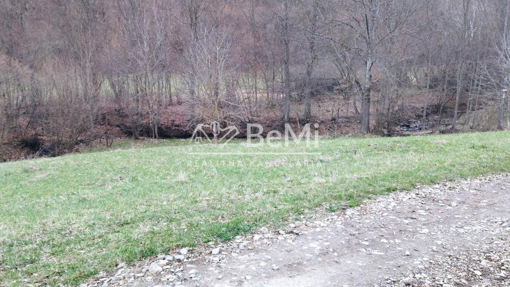 Predaj, pozemok lemovaný potôčikom- Píla (13-14-ZOLAa)