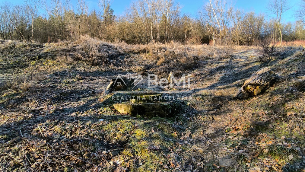 pozemok na výstavbu Považská Bystrica, 833m2