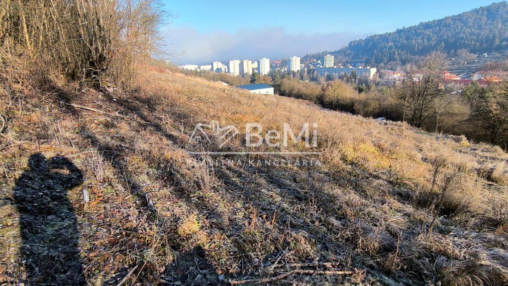 pozemok na výstavbu Považská Bystrica, 833m2