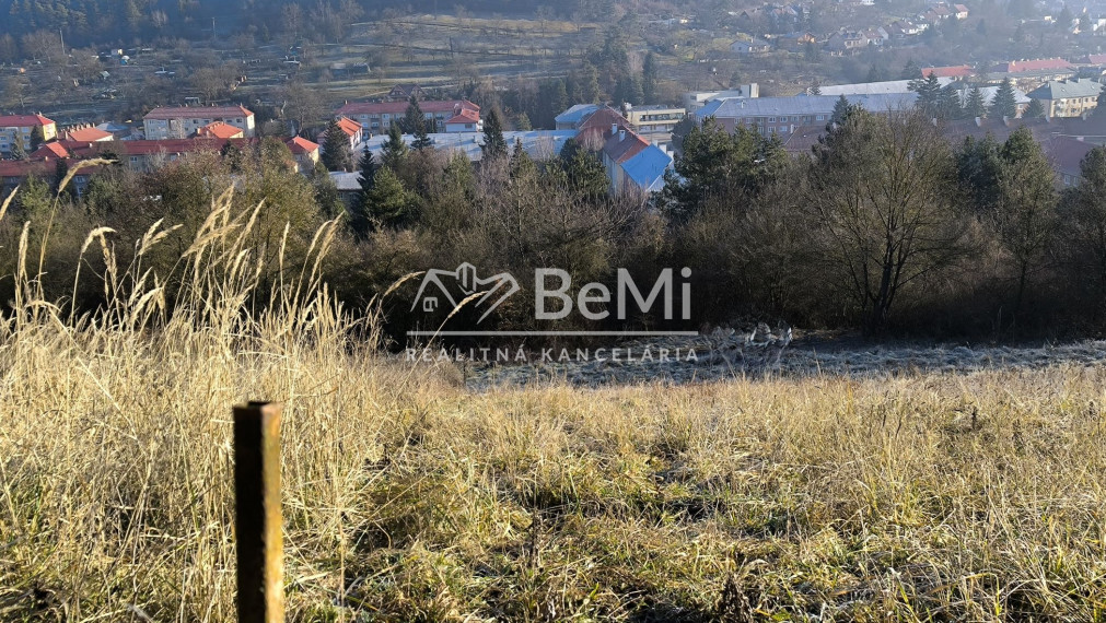 Pozemok na výstavbu Považská Bystrica, 720m2