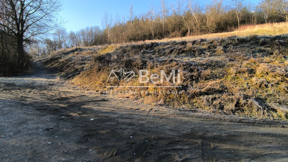 Pozemok na výstavbu Považská Bystrica, 719m2