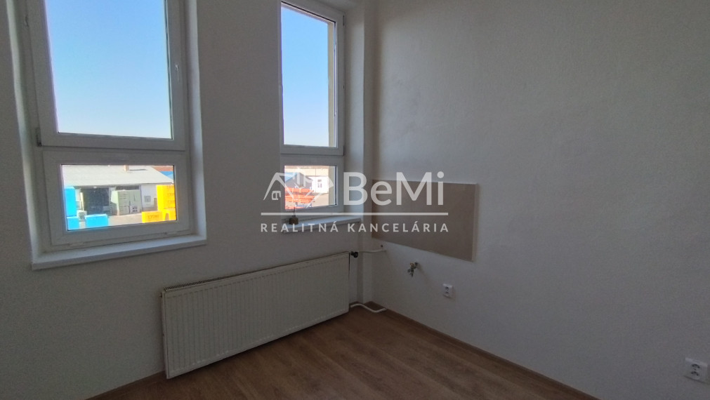 Kancelársky/prevádzkový priestor na prenájom-Lučenec