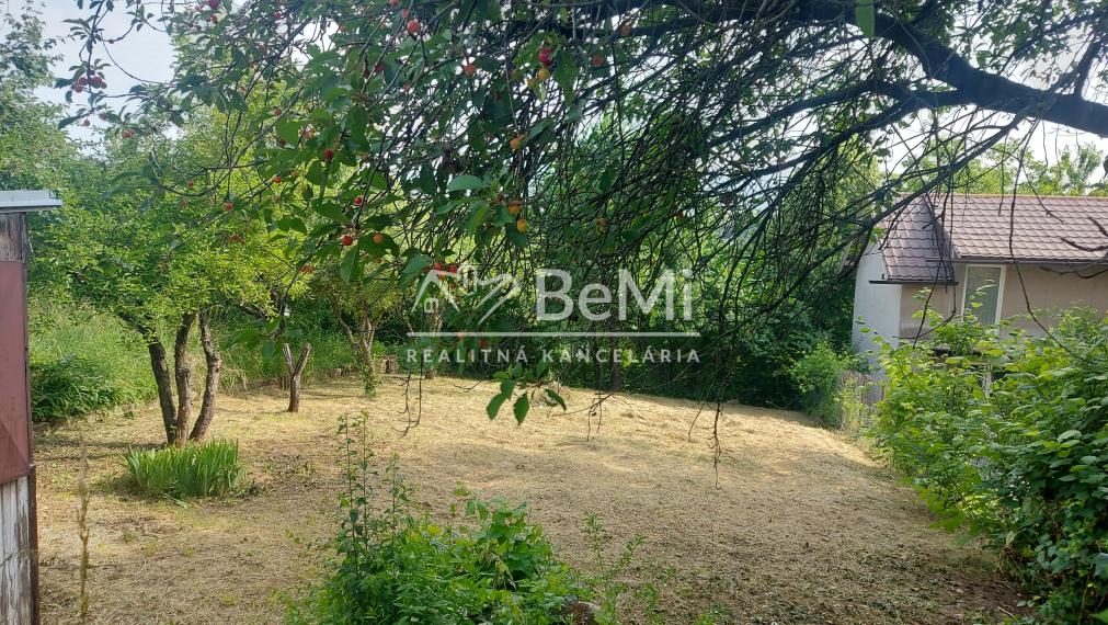 Predaj záhrada Nitra - Horné Krškany (215-14-JUF)