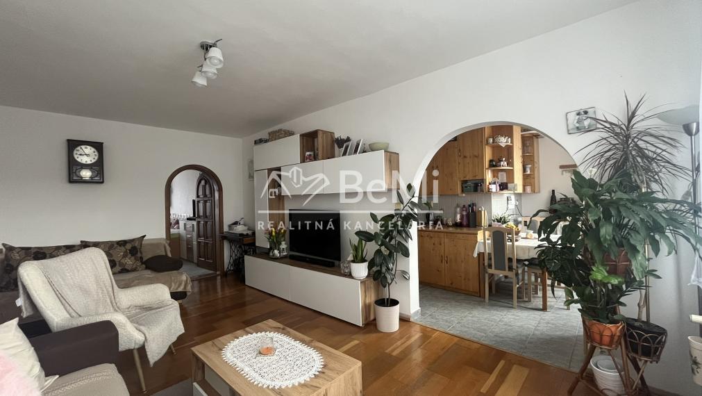 2 izbový slnečný byt, 64 m2, Brezno