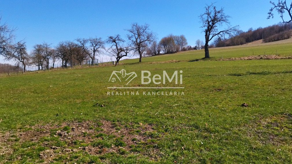 Predaj, unikátny stavebný pozemok - Nová Baňa (016-14-ZOLAa)