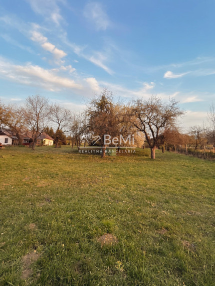 DOM / CHALUPA POD LESOM – JAZIERKO, POZEMOK 5000 m²