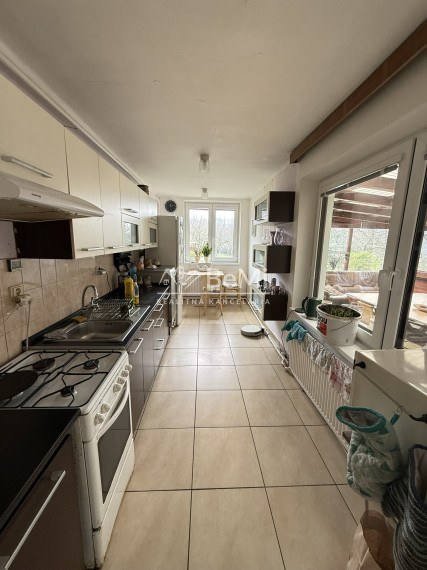 DOM / CHALUPA POD LESOM – JAZIERKO, POZEMOK 5000 m²