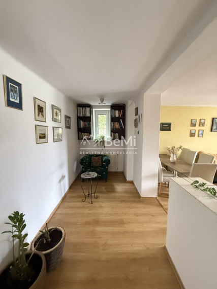 DOM / CHALUPA POD LESOM – JAZIERKO, POZEMOK 5000 m²