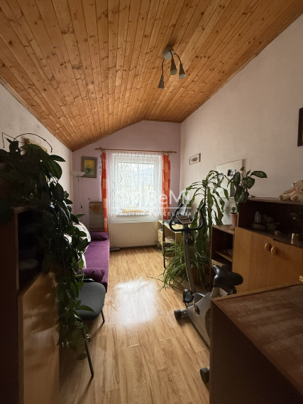 DOM / CHALUPA POD LESOM – JAZIERKO, POZEMOK 5000 m²