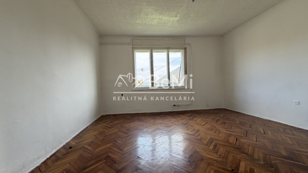 Rodinný dom udržiavaný  v obci Forró 49900,-Eur  PREDAJ