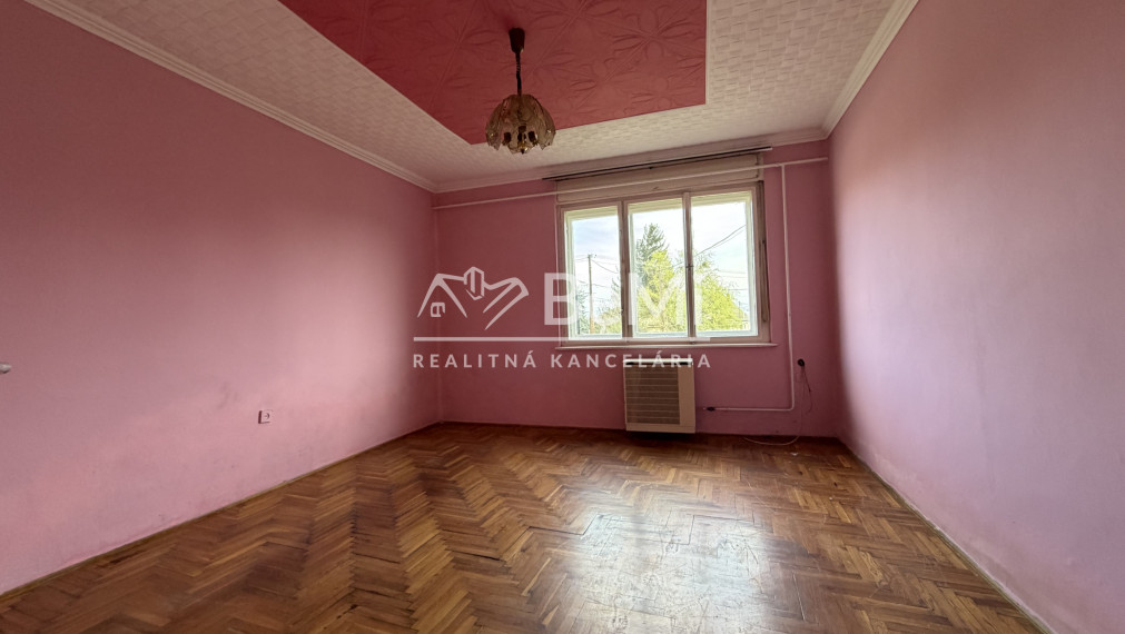 Rodinný dom udržiavaný  v obci Forró 49900,-Eur  PREDAJ