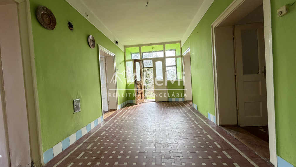 Rodinný dom udržiavaný  v obci Forró 49900,-Eur  PREDAJ
