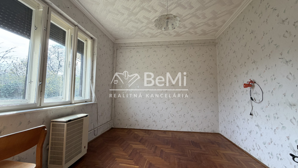 Rodinný dom udržiavaný  v obci Forró 49900,-Eur  PREDAJ