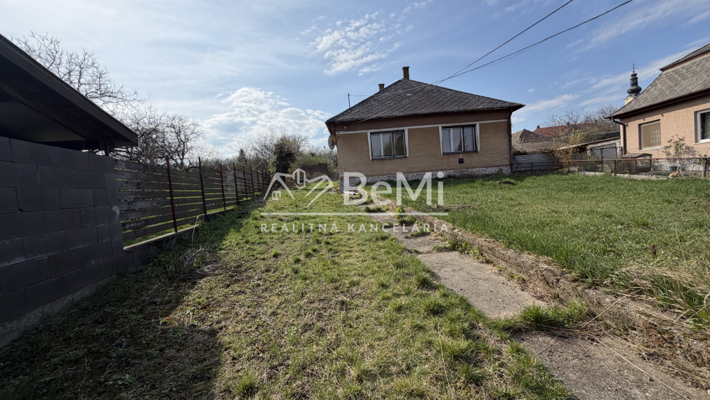 R E Z E R V O V A N Ý  Rodinný dom v obci Forró 47000,-Eur