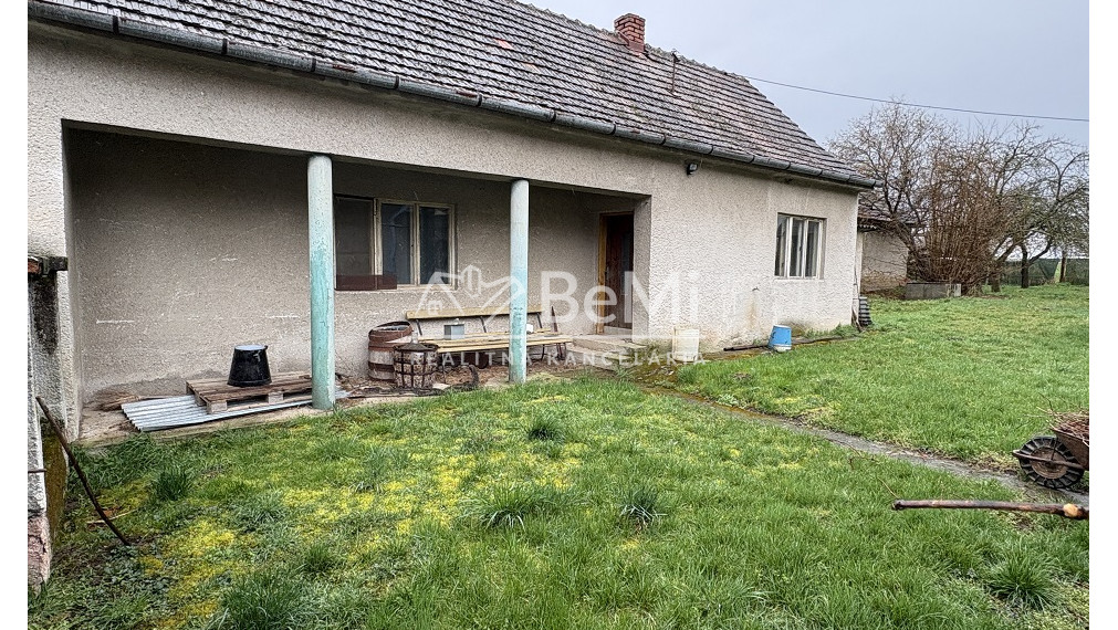 Predaj rodinného domu s garážou Lužany 113-12-ROCHE