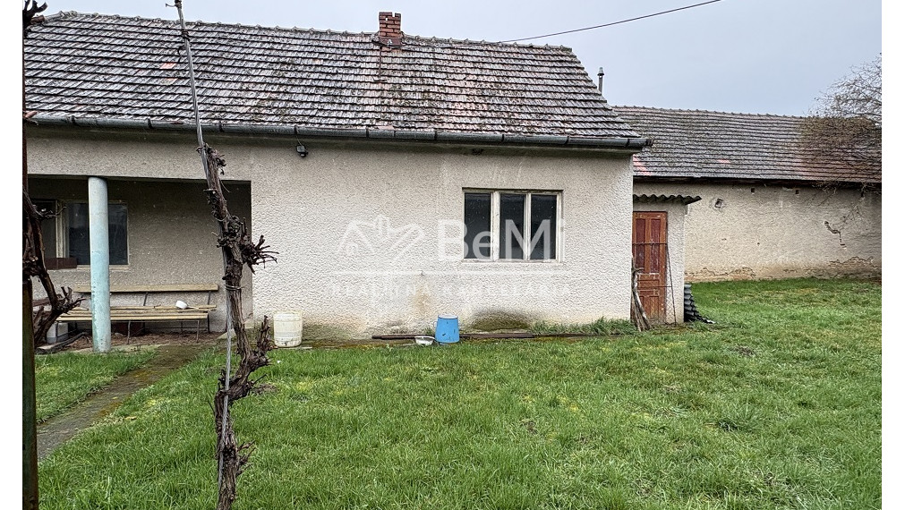 Predaj rodinného domu s garážou Lužany 113-12-ROCHE